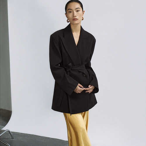INSPIRE腰带装饰西装外套