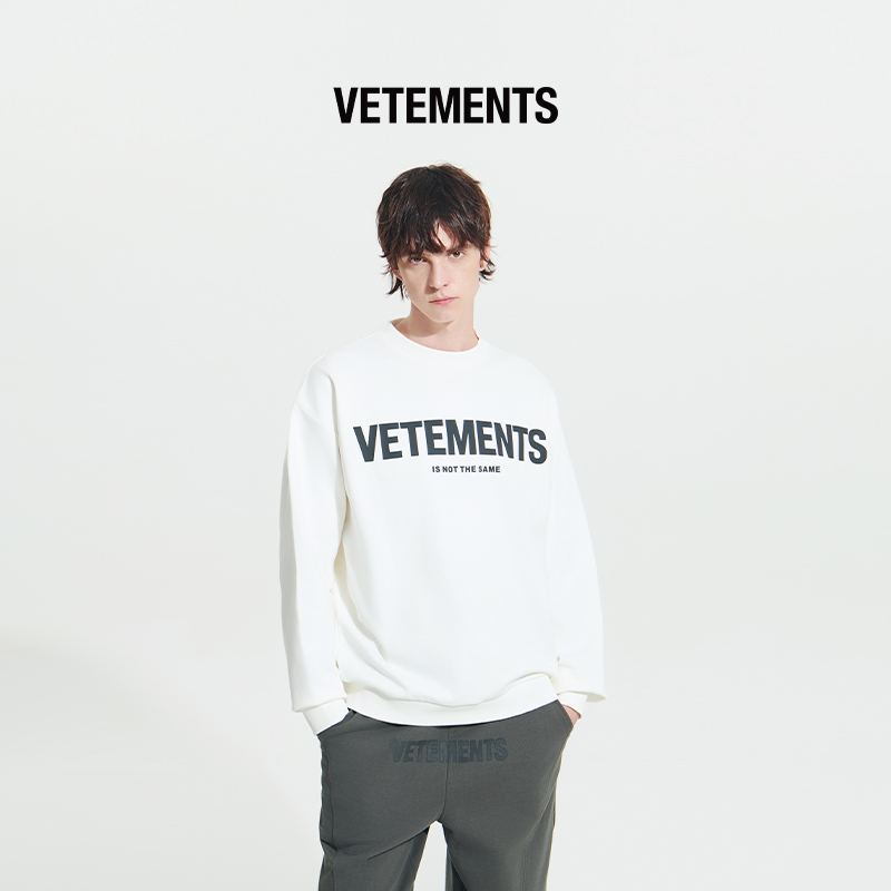 VETEMENTS 新款潮流男女情侣款圆领长袖卫衣银泰百货 301446