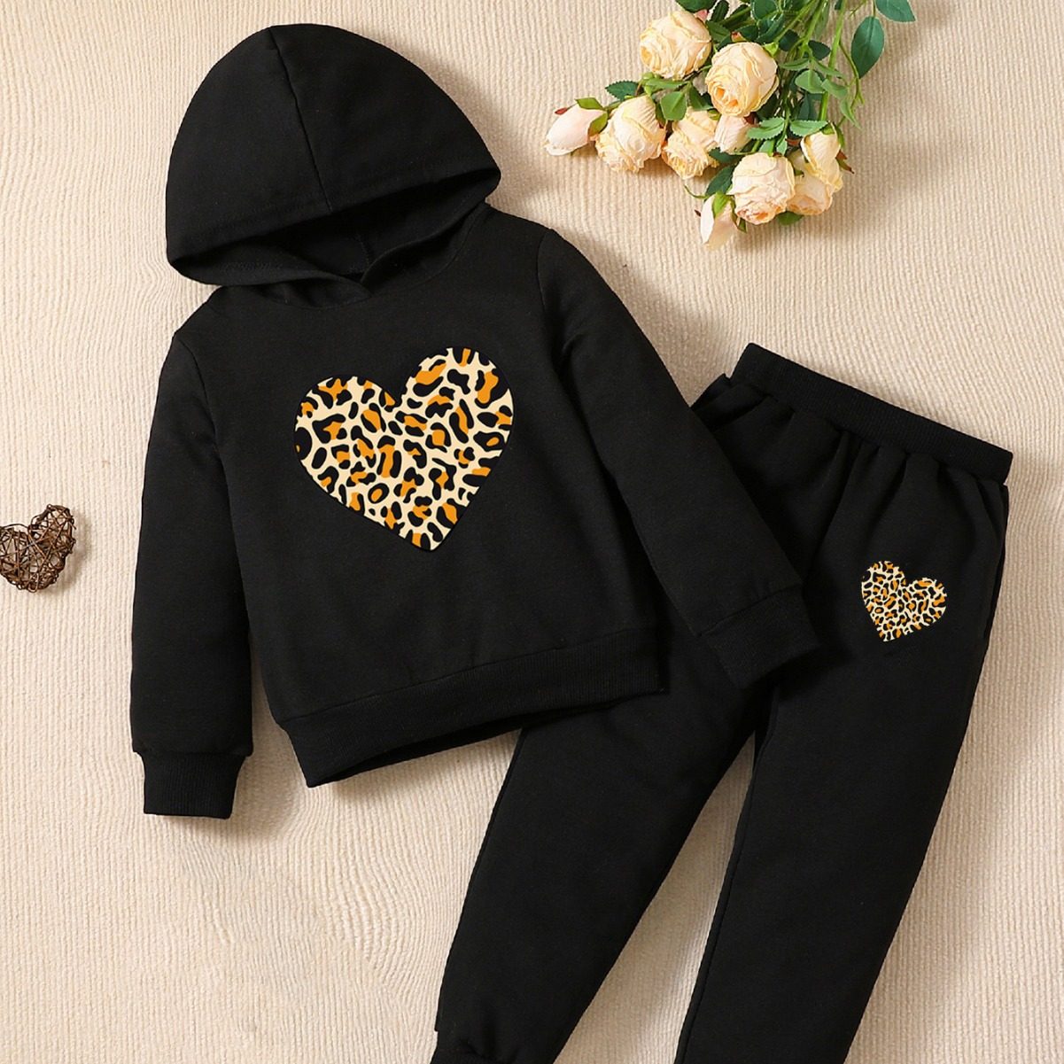 外贸批发豹纹爱心可爱女童时尚连帽卫衣套装儿童女孩春秋运动套头,童装/婴儿装/亲子装,儿童运动套装,淘宝优惠券,粉丝福利购,淘宝优惠卷