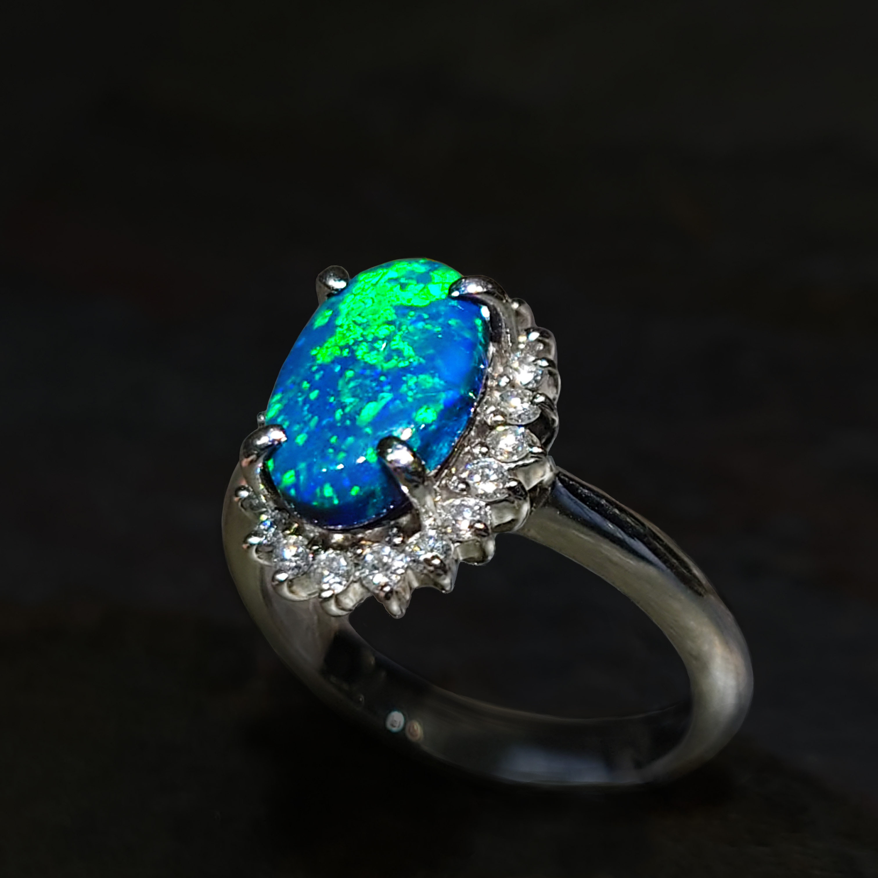 经典戴妃款高亮黑欧泊高级珠宝戒指