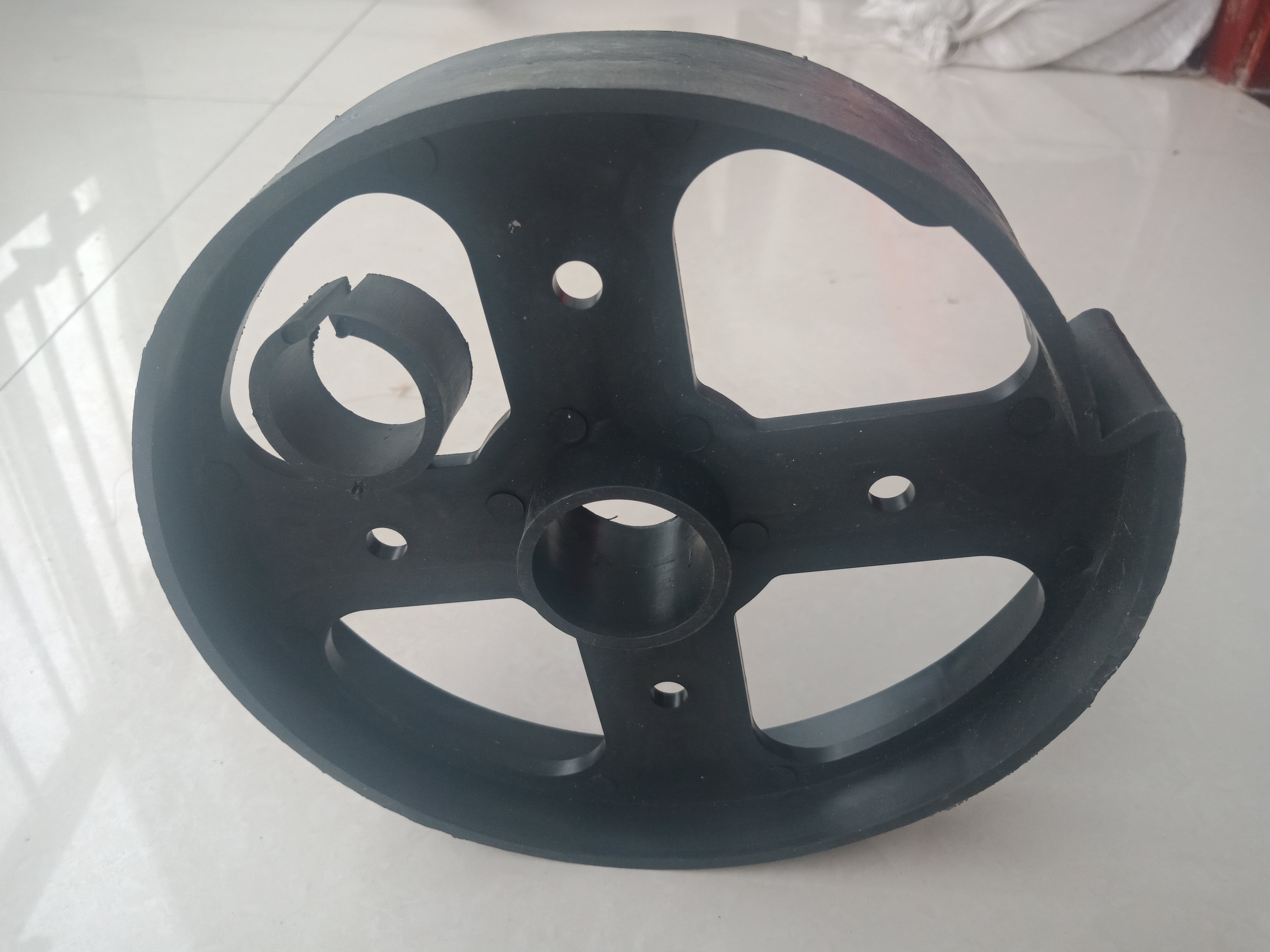 手动卷帘门十字轮配件车库门轨道 滑道 卷帘门边轮滑轮轱辘轮子