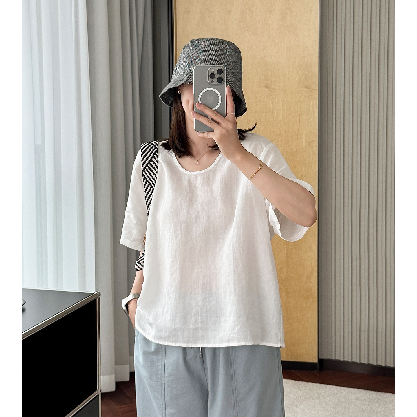 日系复古纯色后背拼接亚麻短袖T