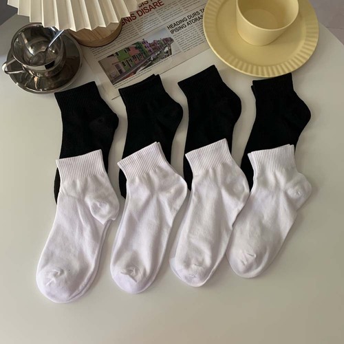 Real price Korean socks children's medium tube socks Japanese black and white cotton trend versatile sports socks