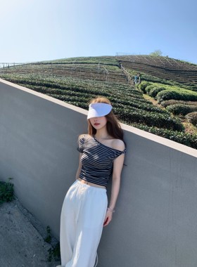 清仓特价  扭结斜肩短袖t恤女夏季2025新款辣妹设计感上衣潮