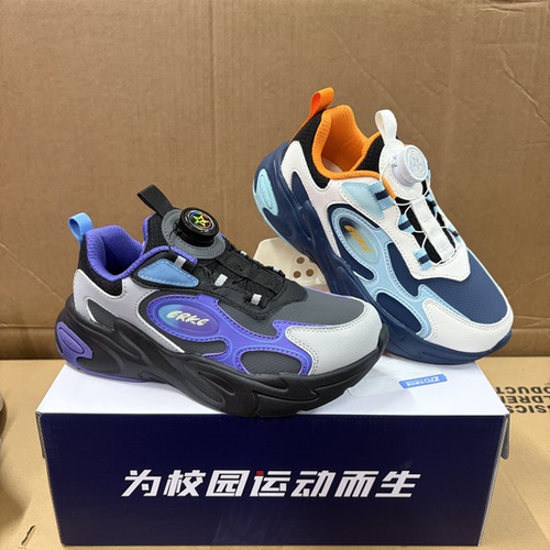 秋季男童皮面轻便软底纽扣跑鞋