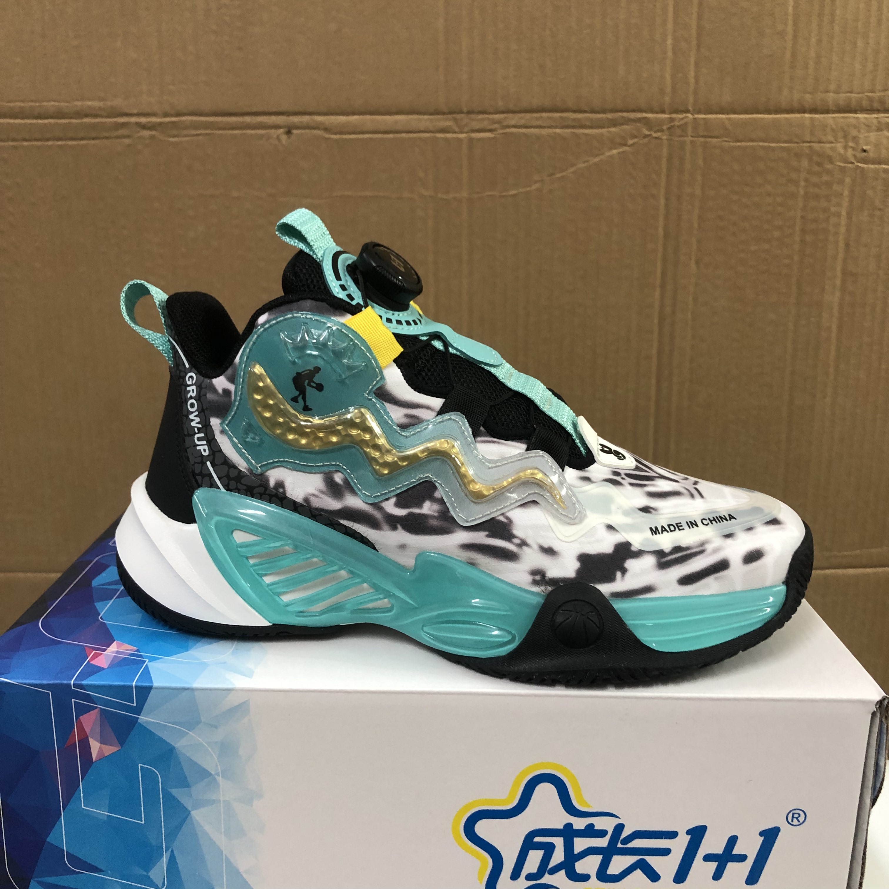 实体版撤柜品牌纽扣童鞋 秋季皮面儿童运动鞋 大童防滑耐磨篮球鞋