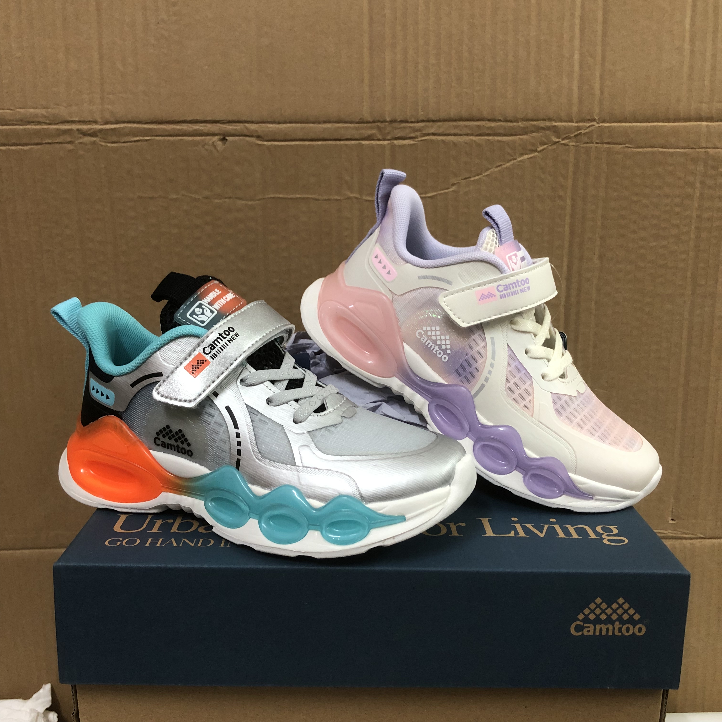 春夏大童透网防滑耐磨跑步鞋