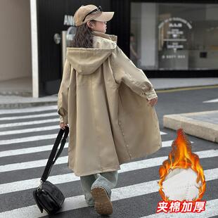 女童夹棉外套秋冬款2024新款大童冲锋衣宽松儿童长款风衣加厚过膝