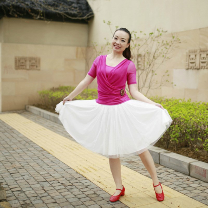 新选春英女广场舞服装春夏新款A短袖杨丽萍运动套装白沙裙子短袖