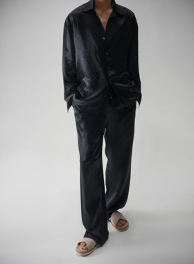 SEE ALSO 『秀场上新』100% 醋酸新贵老钱风家居服松弛感睡衣套装