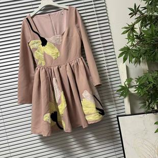 1219 连衣裙方领A字裙收腰显瘦气质裙子 54大牌重工刺绣长袖