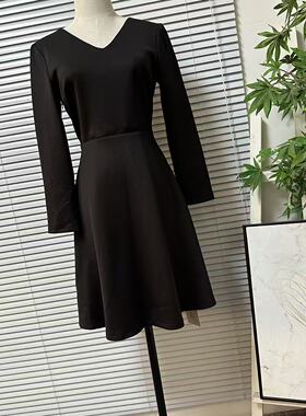 1014-52轻熟优雅风黑色V领长袖连衣裙女收腰A字裙通勤百搭