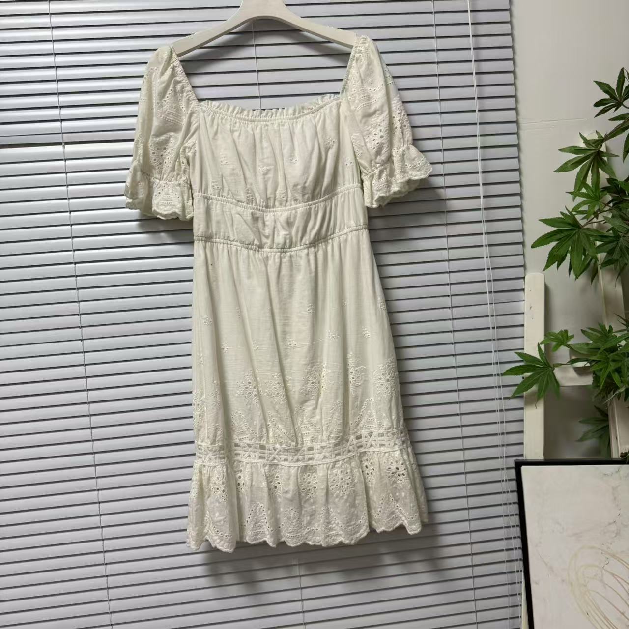 0722-25欧洲站法系高货样衣时尚休闲风棉布刺绣方领少女款连衣裙