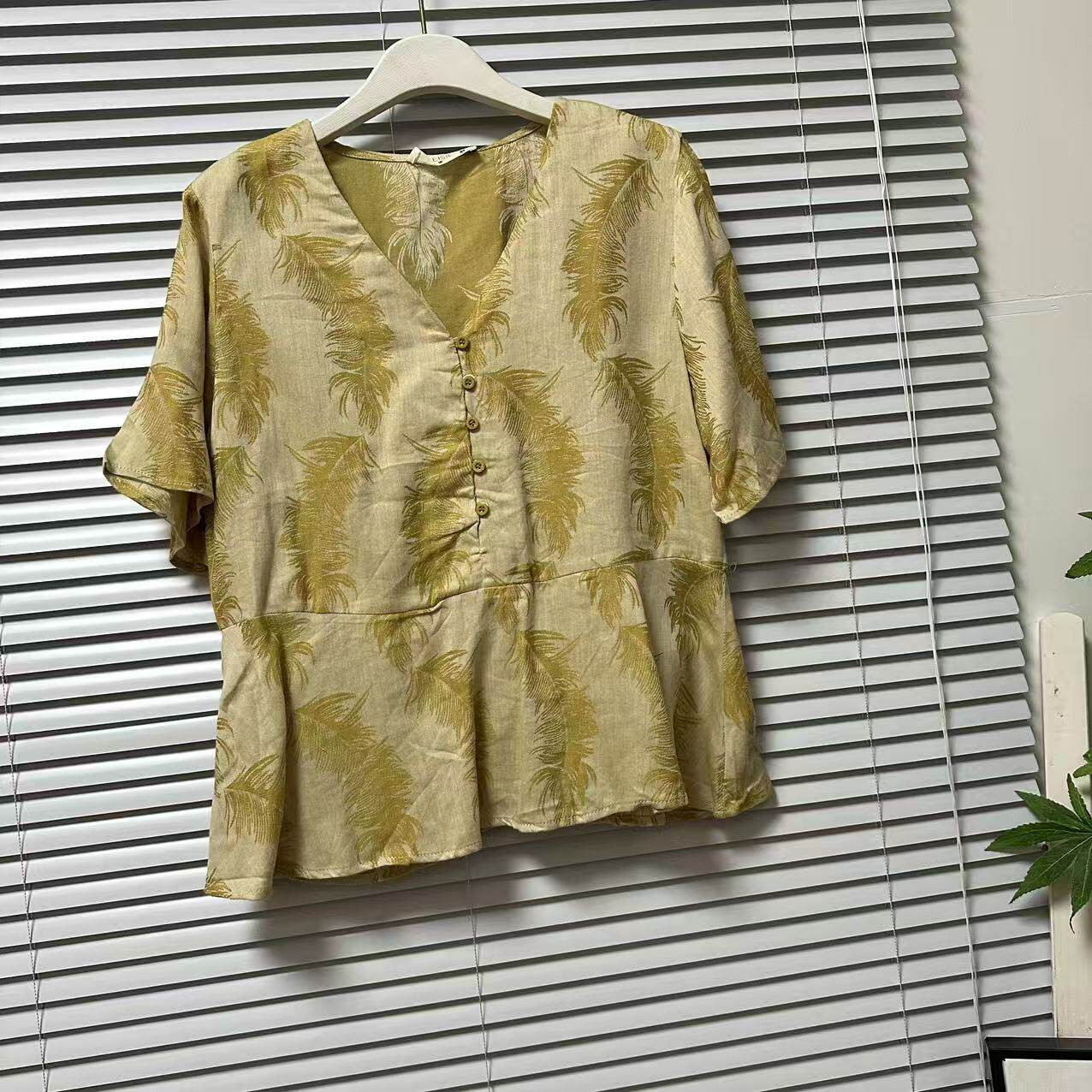 1219-36外单V领短袖提花衬衫女夏季宽松单排扣气质上衣减龄