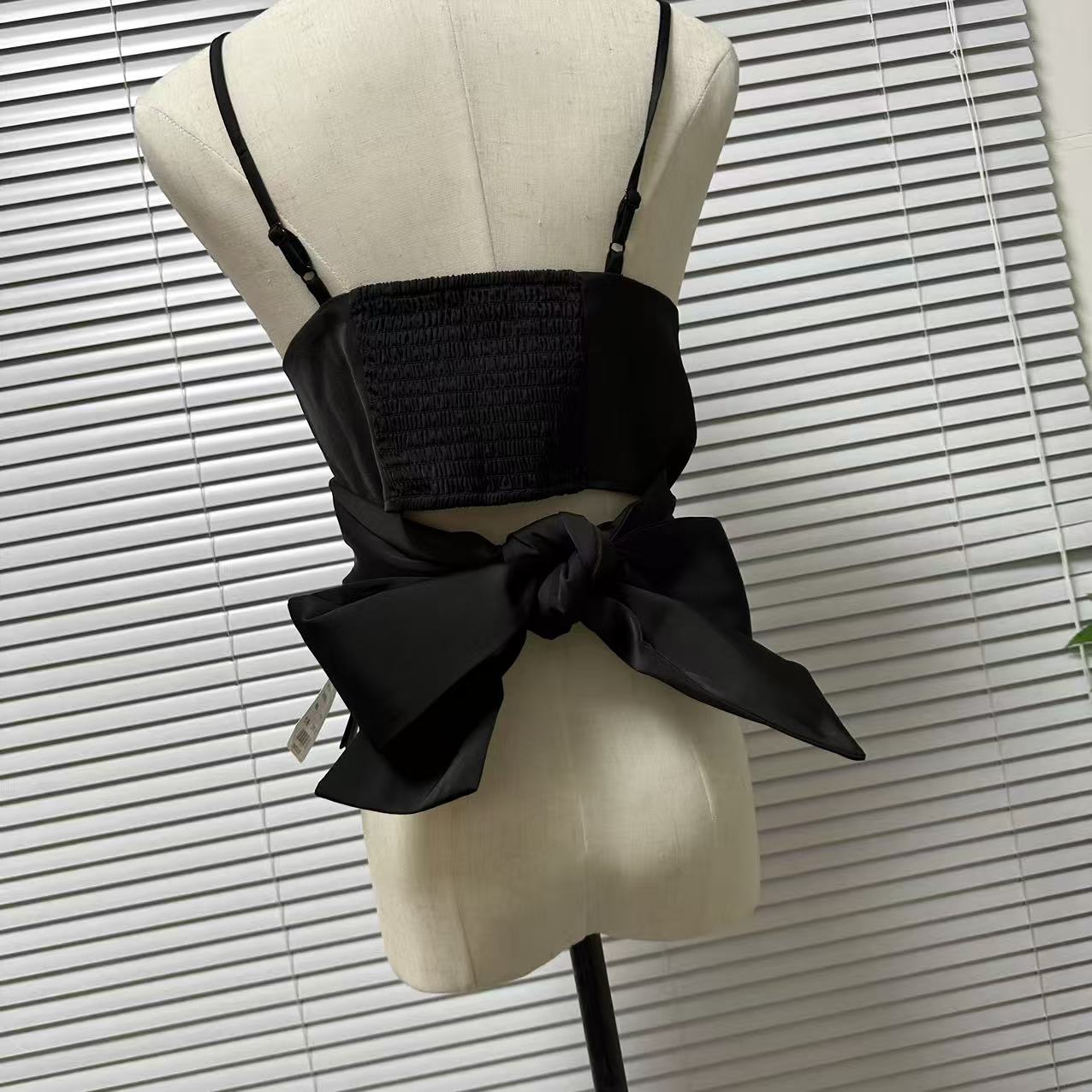 1010-17高货设计款纯欲风V领醋酸感吊带绑带蝴蝶结高级感单层外搭