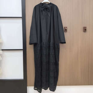 周美美 文艺漫游暗黑拼接连衣裙中世纪立领蕾丝背心