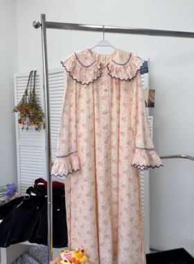 周美美 昭和樱花笺刺绣大翻领印花长袖古董连衣裙