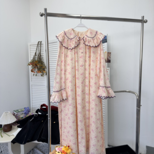 周美美 昭和樱花笺刺绣大翻领印花长袖古董连衣裙