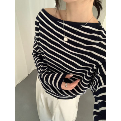 IU ROOM 韩国新款斜肩一字肩慵懒风条纹针织衫显瘦套头上衣3971