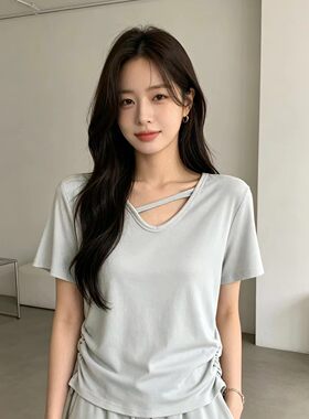 2026年夏季新款韩版常规纯色设计感小众不大不小短袖T恤女上衣潮