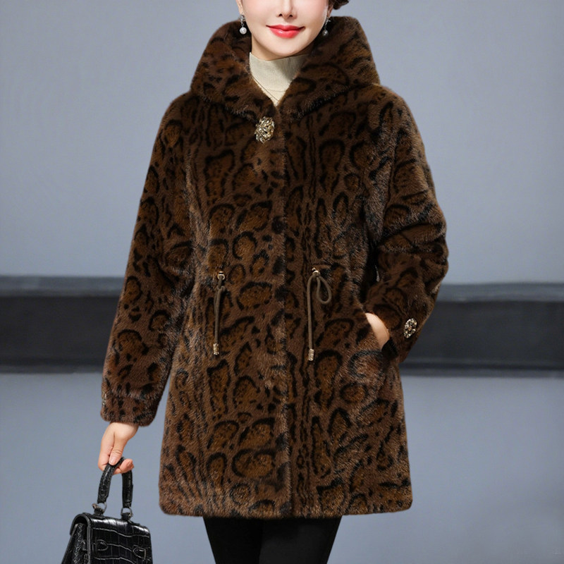 胖妈妈大码女装高贵冬装外套中老年加肥加大洋气大衣新款胖老太太