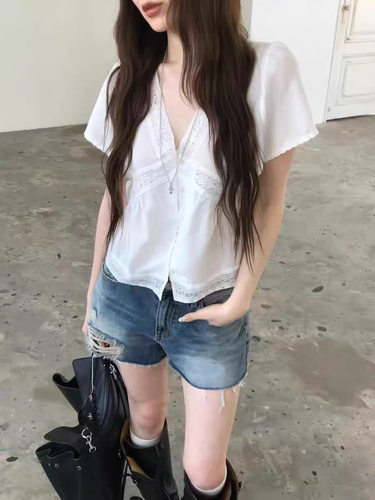 现bubble韩代nuese东大门法式V领纯色镂空蕾丝短袖衬衫实体秒发