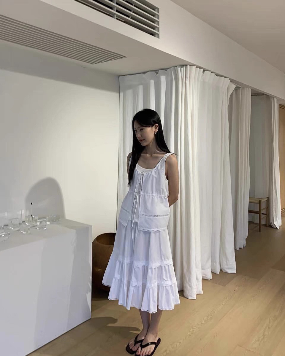 韩国春夏mo*oha白开水蕾丝边背心上衣半身裙套装蛋糕裙白裙亚麻