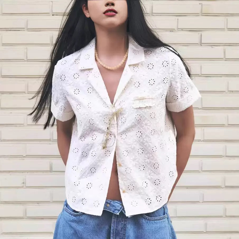 Suhoo韩国gro*ve新款甜美蕾丝缕空花朵翻领短袖衬衫上衣海边度假