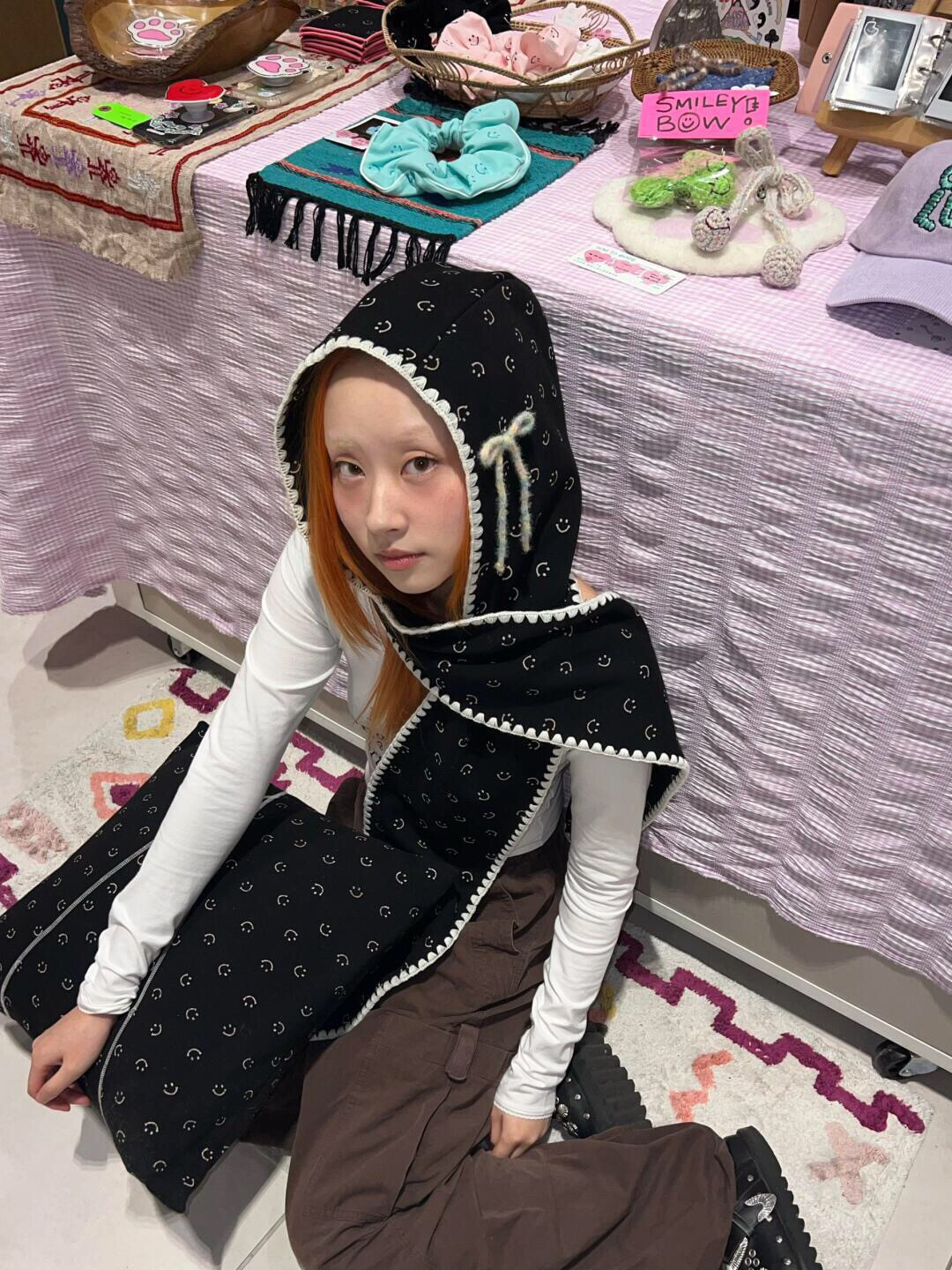 Suhoo 韩国潮牌RR笑脸印花连帽式围巾帽披肩一体冷帽