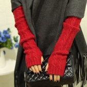 日本女冬加厚保暖羊毛针织长款 套露指臂套搭配斗篷新年红色 手套袖