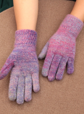 ins日本客单段染马海毛渐变色羊毛手套分指柔软触屏女冬保暖撞色