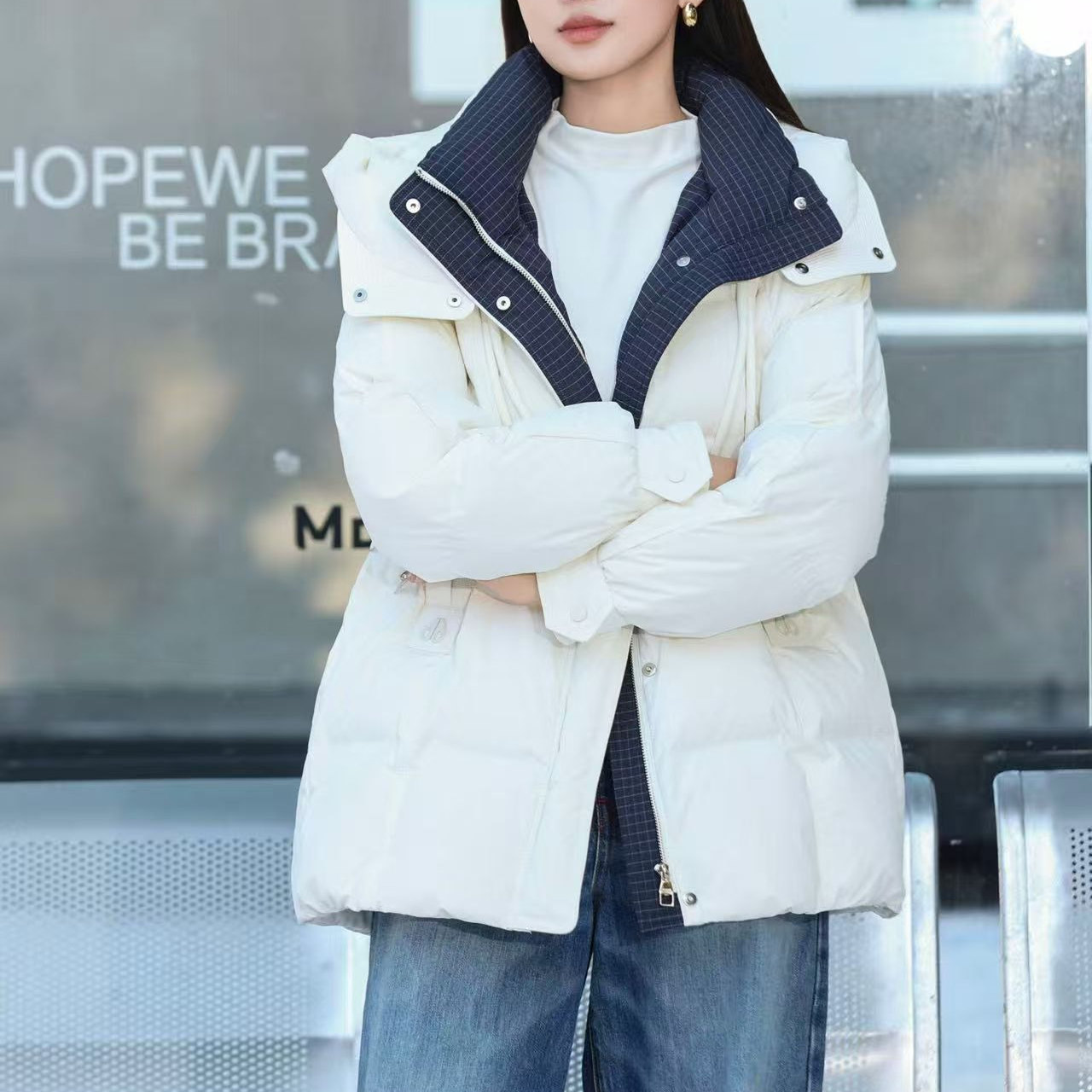 商场正品设计感连帽羽绒服女格纹拼接宽松保暖工装外套2025冬装