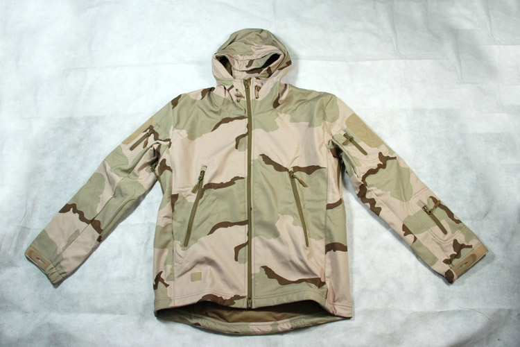 7号物资大三沙迷彩版软壳冲锋衣