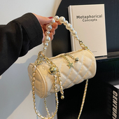 今年流行小众设计包包2026新款 女包百搭珍珠链条斜挎包超火圆筒包