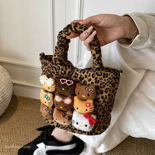 2026新款豹纹百搭斜挎水桶包