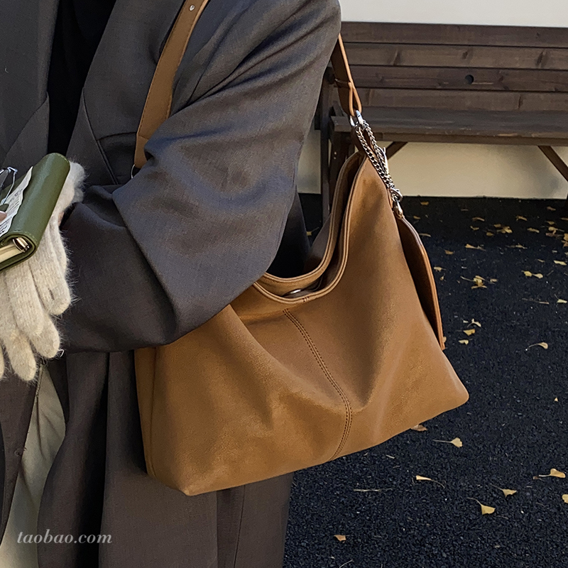 大容量单肩通勤时尚休闲斜挎包