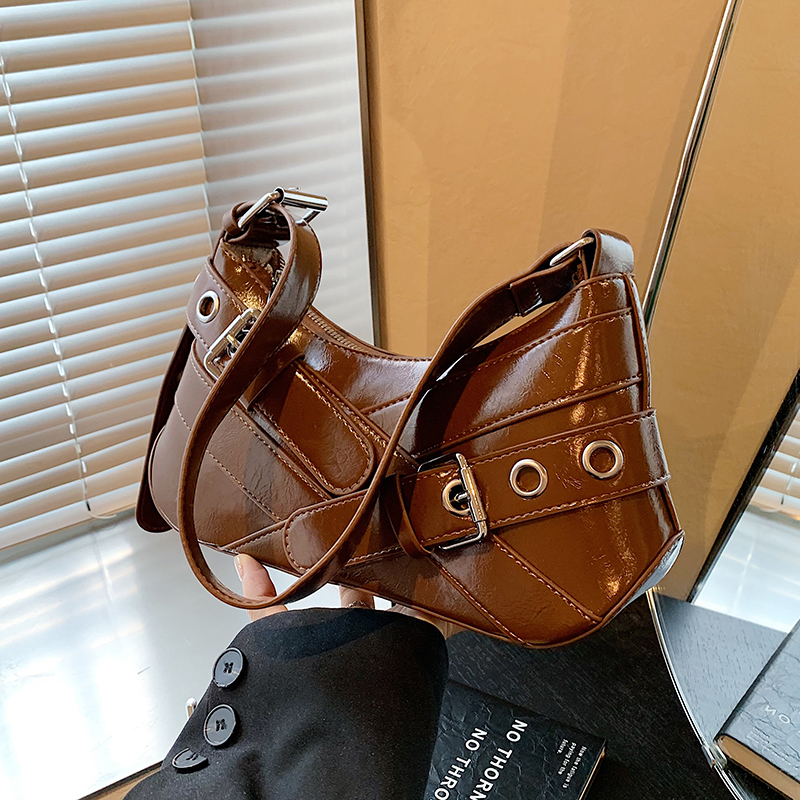 2024秋季新款红色单肩腋下包