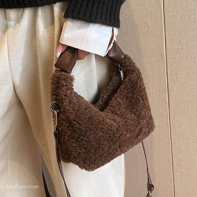 秋冬季小众羊羔毛茸茸包包女2025新款流行百搭斜挎包毛毛包小拎包