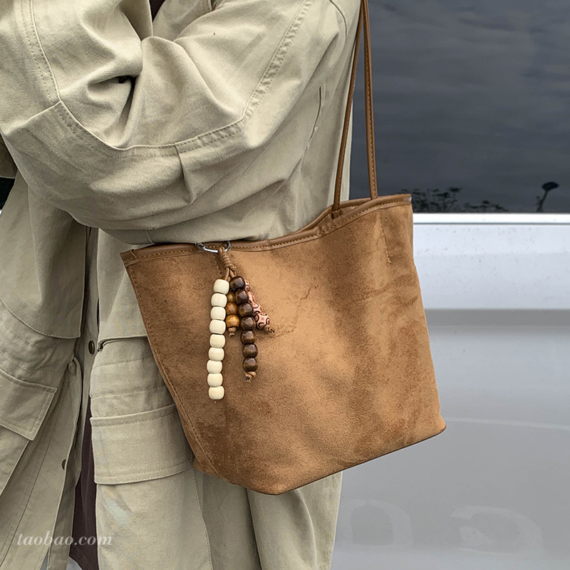 小众手提水桶包2025新款