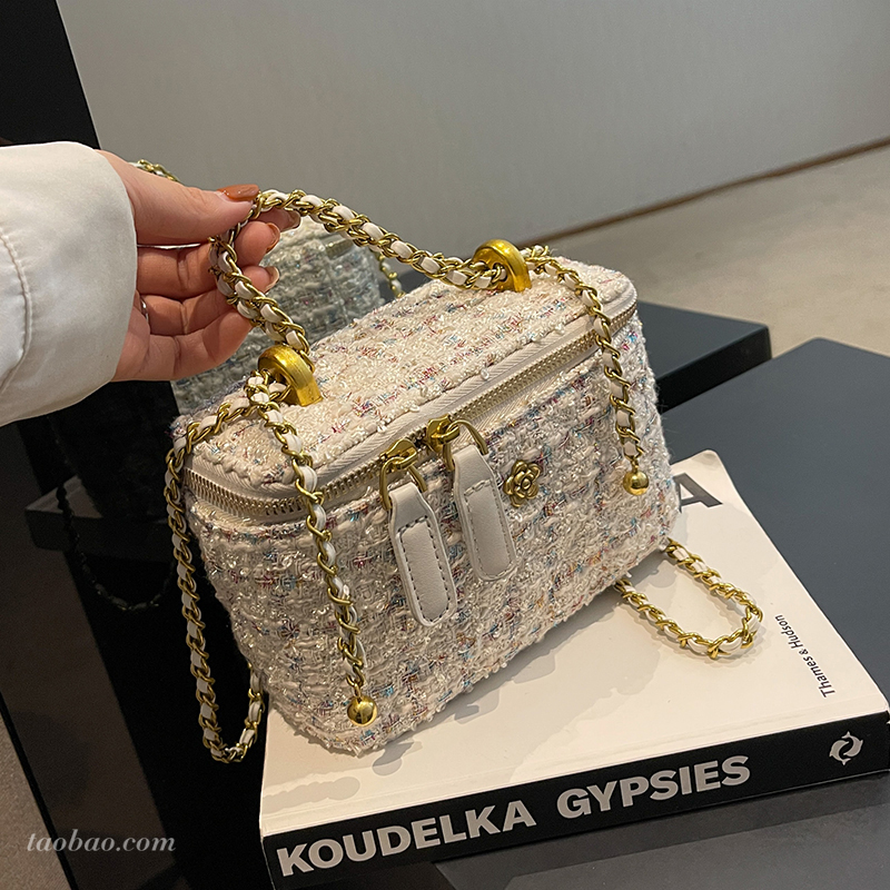 小香风链条单肩斜挎呢子女包