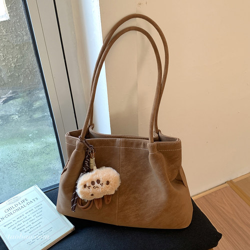 百搭质感单肩包毛球挂饰通勤腋下