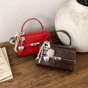 高级质感洋气小包包女2026新款 百搭斜挎包精致超火手提小方包 时尚