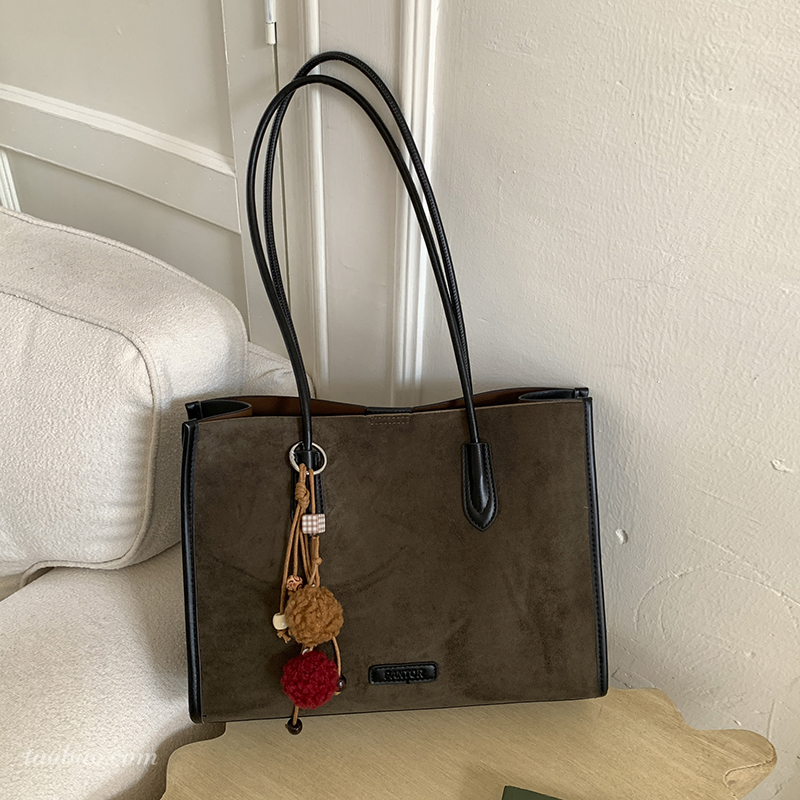 磨砂质感秋季新款潮流时尚托特包