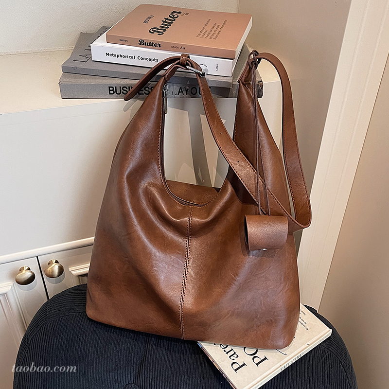 新款大容量通勤单肩托特包