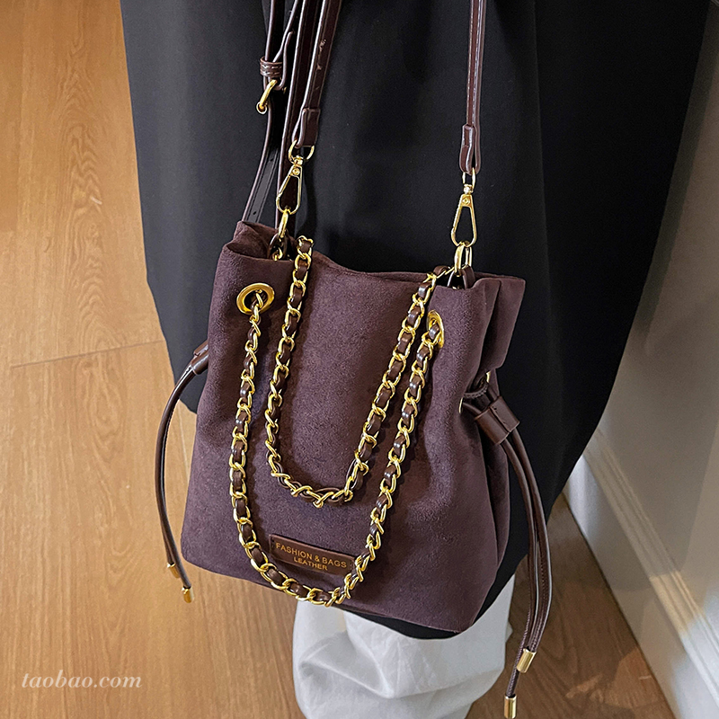 复古时尚磨砂质感水桶包