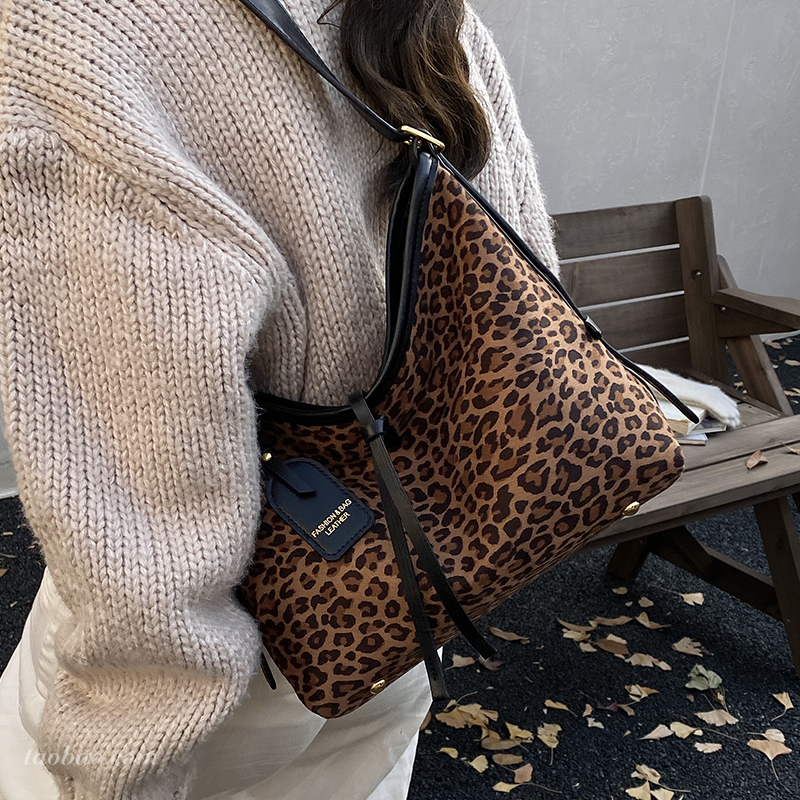 大容量手提托特包2025冬季新款