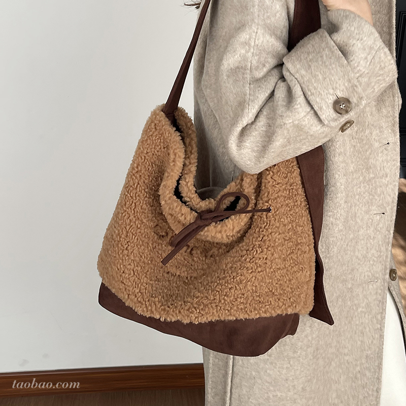 毛茸茸包包2025新款通勤大容量