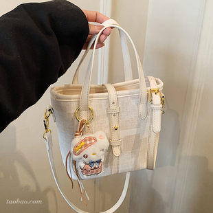 今年流行爆款小包包女士2026新款时尚百搭斜挎包超火手提包水桶包