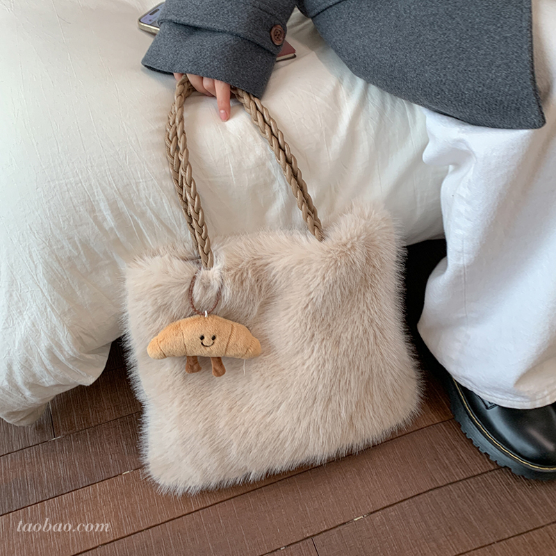毛茸茸包包2025新款通勤大容量