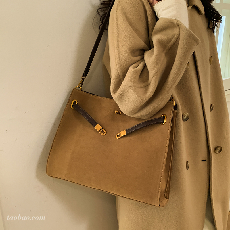 秋冬新款高级感小众斜挎小方包